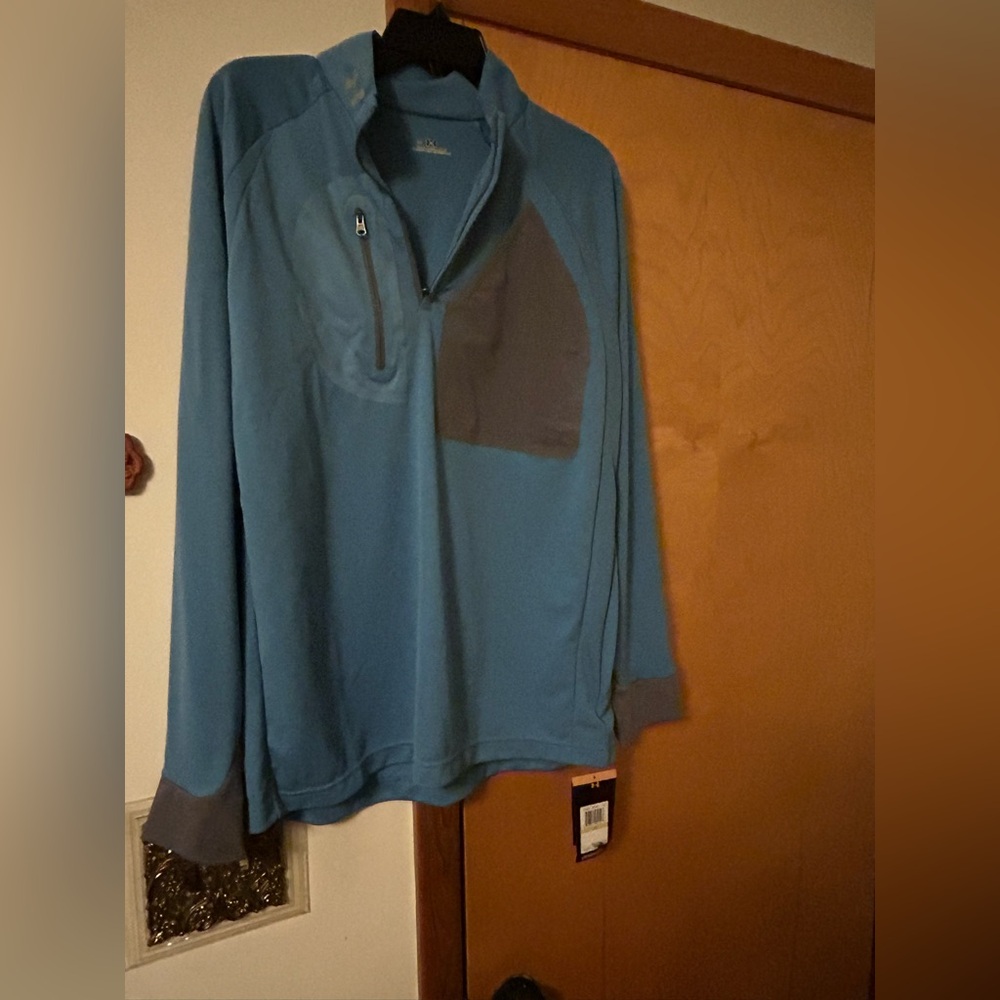 Under Armer pull over 1/4 zip